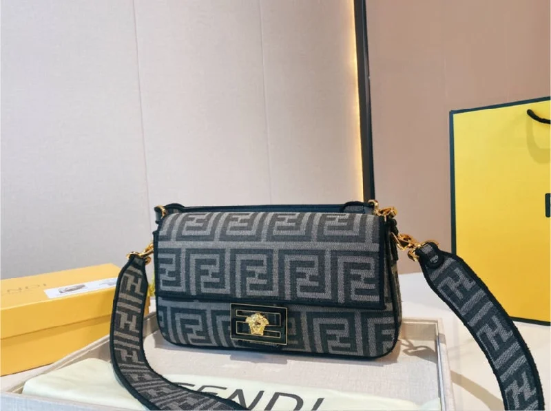 Fendi woman shoulder handbag