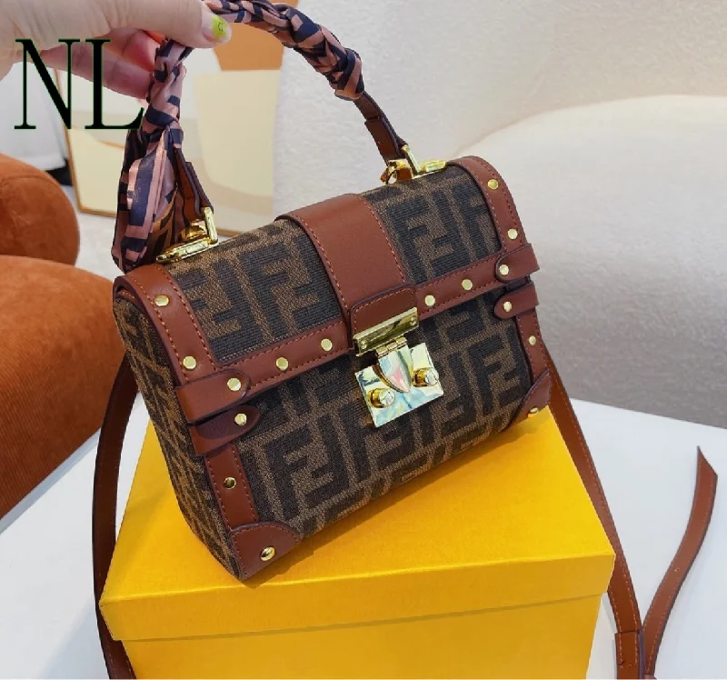 Fendi woman shoulder handbag