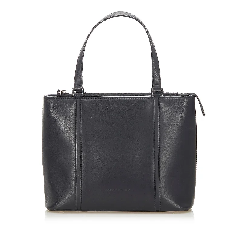 Burberry Leather Handbag (SHG-18818)