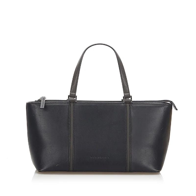 Burberry Leather Handbag (SHG-18566)